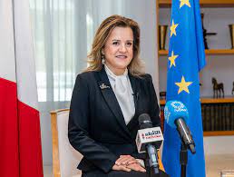 French Ambassador: One third of Kuwaitis speak French